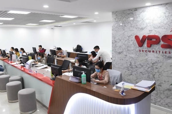Sát ngày họp cổ đông bất thường, lãnh đạo VPS viết đơn từ nhiệm