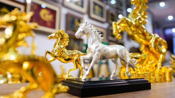 Người Việt chi hơn 251 tỷ đồng mua linh vật ngựa dịp Tết Người Việt chi hơn 251 tỷ đồng mua linh vật ngựa dịp Tết