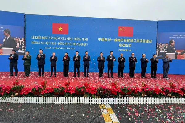 Nhà đầu tư đổ về Móng Cái săn “thấp tầng hàng hiệu giá ngang chung cư” trước cột mốc tái định giá khi loạt hạ tầng về đích Nhà đầu tư đổ về Móng Cái săn “thấp tầng hàng hiệu giá ngang chung cư” trước cột mốc tái định giá khi loạt hạ tầng về đích