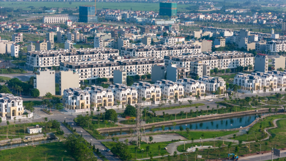 Lãi suất vay mua nhà tăng nhưng vì sao giá bất động sản vẫn “neo cao”