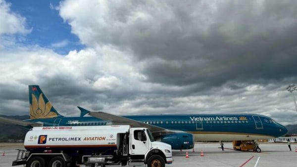 Bộ Xây dựng đề xuất giảm thuế xăng dầu, tiếp tục hạ thuế, phí hỗ trợ doanh nghiệp vận tải