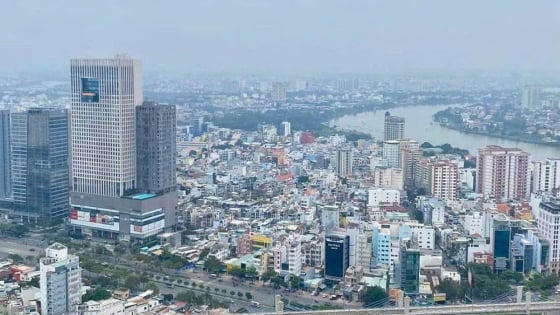 Thanh khoản lao dốc, nhưng vì sao giá nhà chưa “hạ nhiệt”?