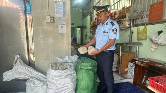 Đồng Nai kinh doanh thực phẩm không rõ nguồn gốc bị phạt 24 triệu đồng