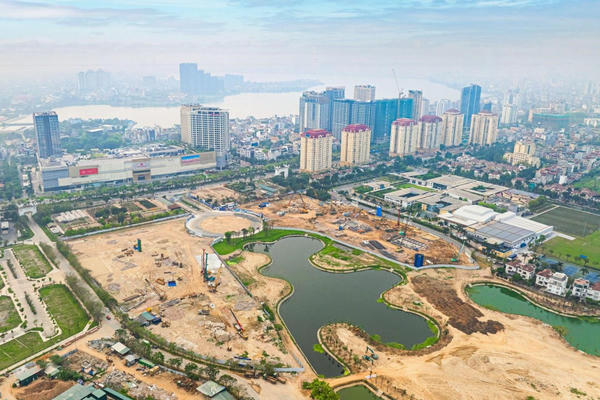 Cập nhật tiến độ siêu tổ hợp hàng hiệu Tây Hồ Tây: Nhân công thiết bị đổ bộ, tăng tốc thi công cả ngày lẫn đêm