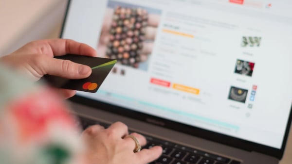 Hà Nội: Truy tố chủ shop hàng hiệu online trốn thuế hơn 12 tỷ đồng