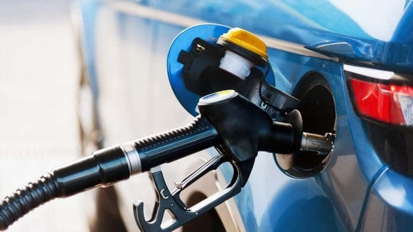 Giá dầu thế giới giảm nhẹ