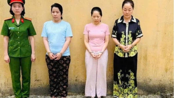 Khởi tố chủ tiệm vàng Kim Lý, Ngọc Tâm, Ngọc Châu Âu trong vụ buôn lậu kim cương Khởi tố chủ tiệm vàng Kim Lý, Ngọc Tâm, Ngọc Châu Âu trong vụ buôn lậu kim cương