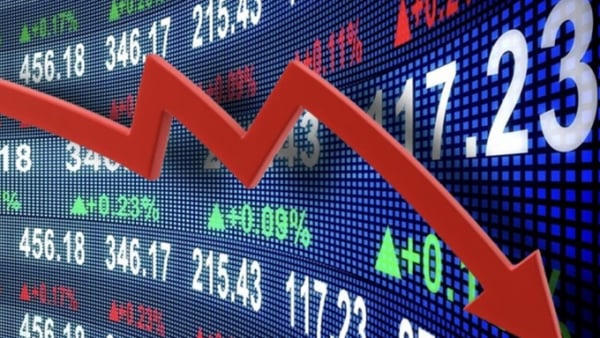 VN-Index mất hơn 62 điểm, MWG giảm sàn dù sắp chia cổ tức