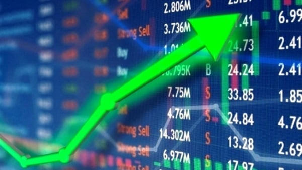 Lực cầu cuối phiên bùng nổ, VN-Index tăng gần 15 điểm