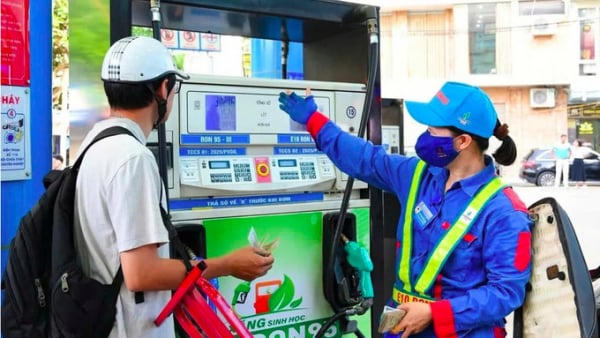 Giá xăng, dầu cùng tăng Giá xăng, dầu cùng tăng