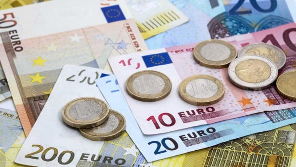 Giá euro xuống dưới 30.000 đồng, thấp nhất 1,5 năm