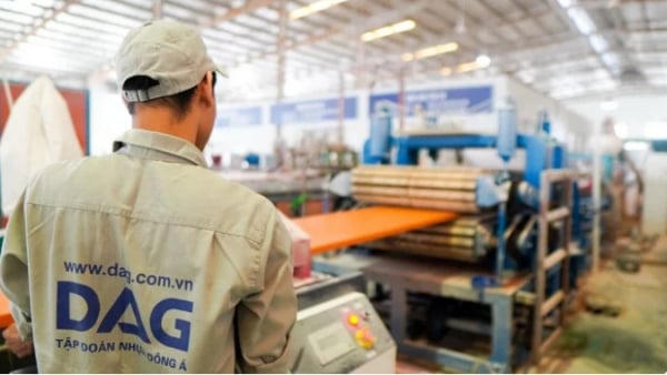Nhựa Đông Á bị phạt vì chậm công bố thông tin, hai năm lỗ gần 800 tỷ đồng Nhựa Đông Á bị phạt vì chậm công bố thông tin, hai năm lỗ gần 800 tỷ đồng