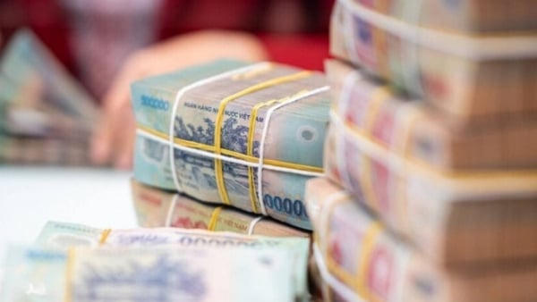 Lãi suất liên ngân hàng lập đỉnh kỷ lục 17%/năm