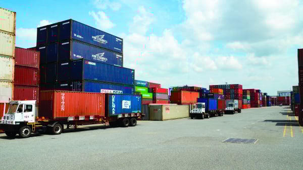 Xuất nhập khẩu phục hồi và niềm tin trong năm mới