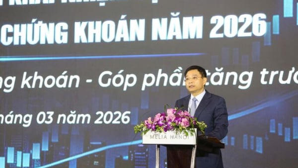 Thị trường chứng khoán giữ vai trò then chốt huy động hơn 30 triệu tỷ đồng vốn