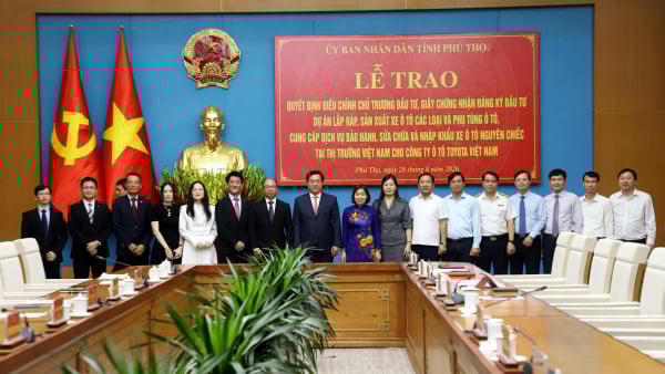 Tỉnh Phú Thọ trao quyết định điều chỉnh chủ trương đầu tư cho Toyota Việt Nam Tỉnh Phú Thọ trao quyết định điều chỉnh chủ trương đầu tư cho Toyota Việt Nam