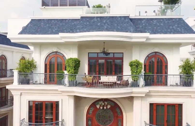 Choáng ngợp với biệt phủ ven sông Sài Gòn đắt đỏ 300 tỷ của nghệ sĩ Việt Hương