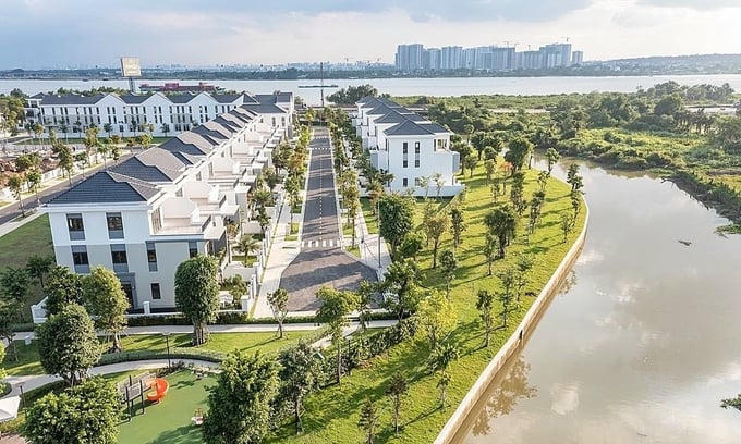   Công ty TNHH Thành phố Aqua - chủ đầu tư dự án Aqua City – vừa công bố báo cáo tài chính 6 tháng đầu năm 2025 với tín hiệu tích cực khi tổng nợ phải trả giảm hơn 1.300 tỷ đồng so với cùng kỳ.  
