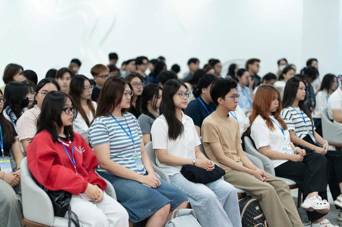   Theo các chuyên gia, với thu nhập từ 15 - 20 triệu đồng/tháng, nếu biết tận dụng các gói vay ưu đãi, kéo dài thời gian trả nợ và nhận thêm sự hỗ trợ từ gia đình, người trẻ hoàn toàn có thể sở hữu căn nhà đầu tiên.  