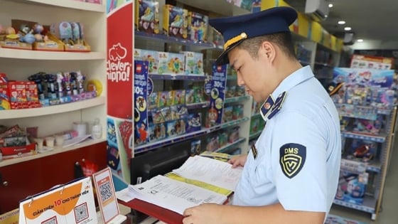 Quản lý thị trường Hà Tĩnh tăng cường kiểm soát hàng hóa dịp Trung thu Quản lý thị trường Hà Tĩnh tăng cường kiểm soát hàng hóa dịp Trung thu