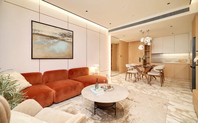   Nhiều khách hàng đã “xuống tiền” ngay sau khi tham quan nhà mẫu Sun Feliza Suites. Ảnh: Ánh Dương  