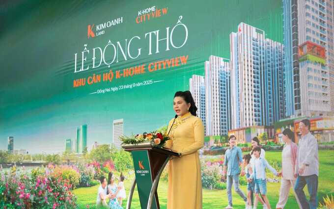   Bà Đặng Thị Kim Oanh, Chủ tịch HĐQT kiêm Tổng Giám đốc Kim Oanh Group - phát biểu tại Lễ động thổ khu căn hộ K-Home Cityview.  