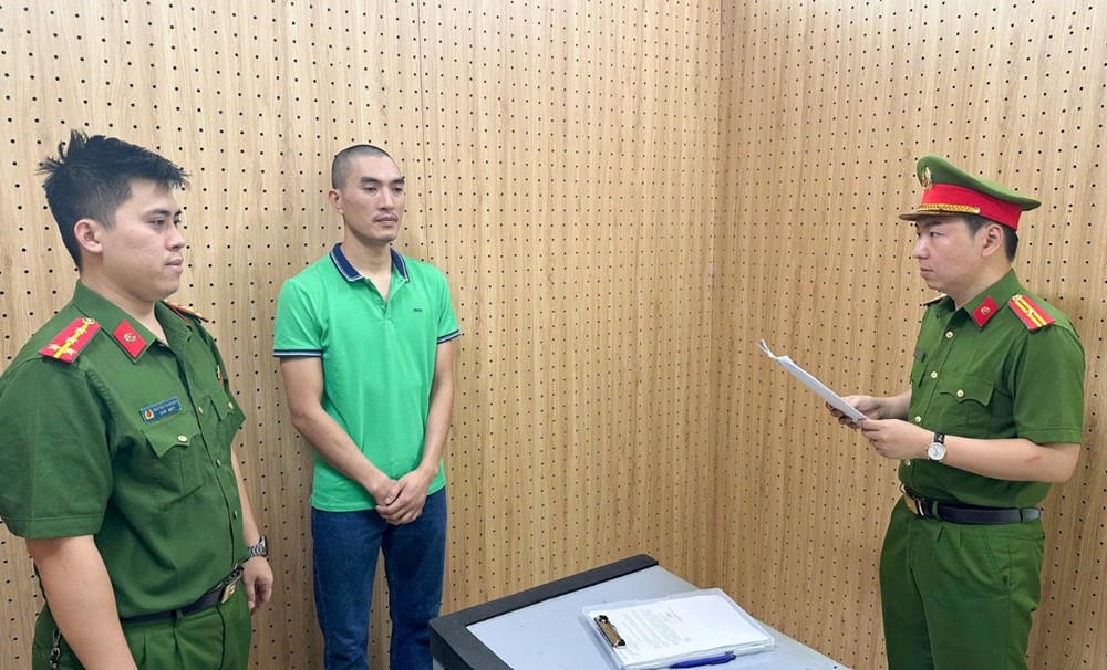 Nguyên cán bộ ngân hàng lừa đảo, chiếm đoạt gần 8 tỷ đồng từ chiêu “giúp đảo nợ, tất toán hộ” Nguyên cán bộ ngân hàng lừa đảo, chiếm đoạt gần 8 tỷ đồng từ chiêu “giúp đảo nợ, tất toán hộ”