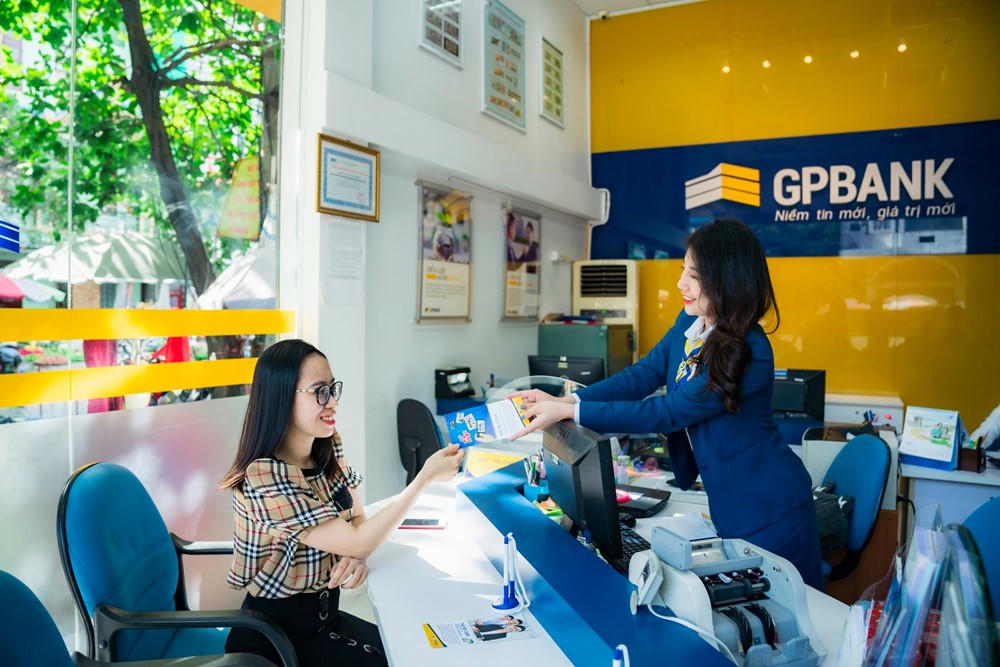 Ngân hàng đầu tiên tăng lãi suất tháng 10/2025