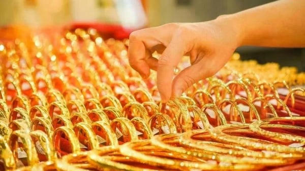 Giá vàng thế giới và trong nước tiếp tục tăng