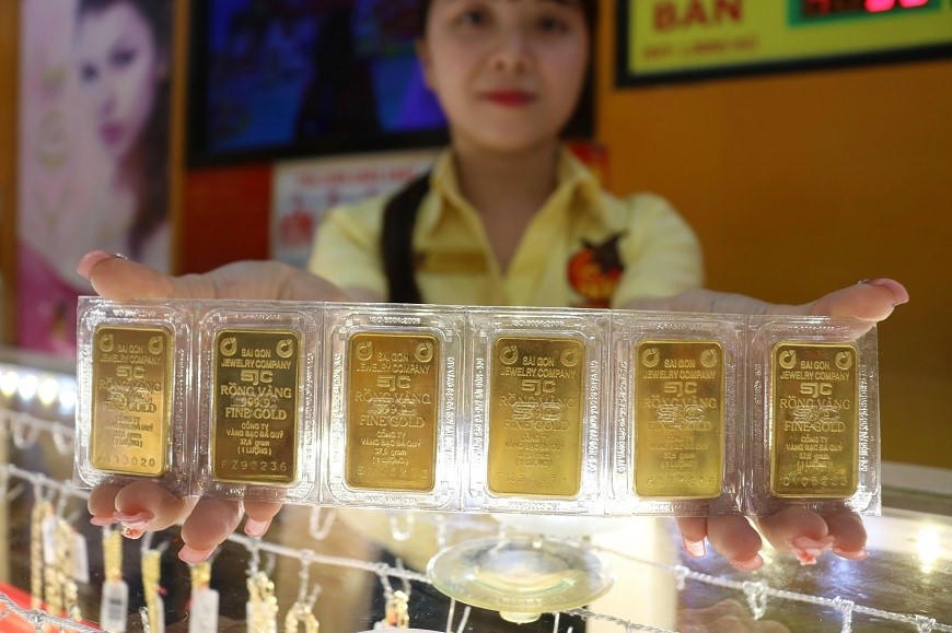 Giá vàng hôm nay 10/10: Leo cao kỷ lục