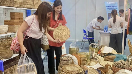 Phát triển thị trường thủ công mỹ nghệ thông qua kết nối giao thương Phát triển thị trường thủ công mỹ nghệ thông qua kết nối giao thương