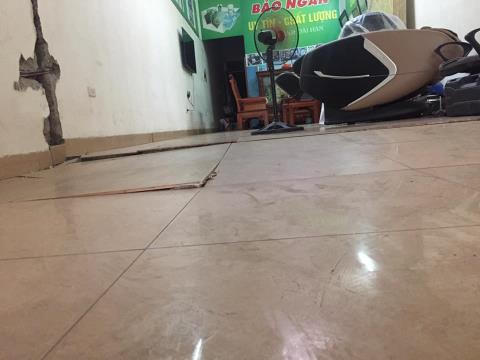 Nha nut toac canh cong trinh chung cu: Thong tin nguoc