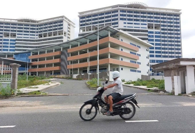 Dự án Bệnh viện đa khoa tỉnh Bình Dương liên tục trễ hẹn. Ảnh: X.A