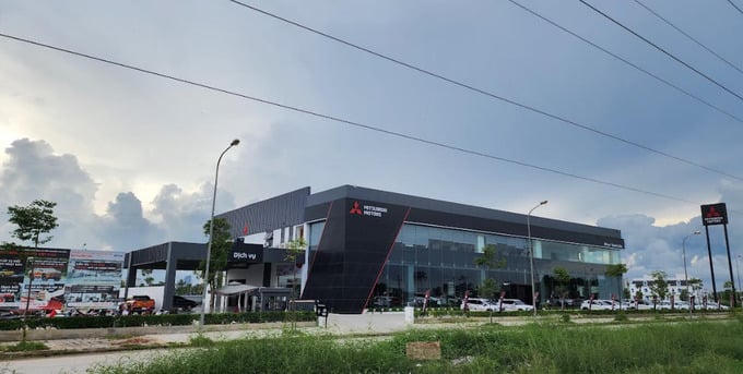 Trên thực tế, nhà đầu tư đã xây dựng một showroom ô tô và đưa vào hoạt động kinh doanh tại khu đất này.