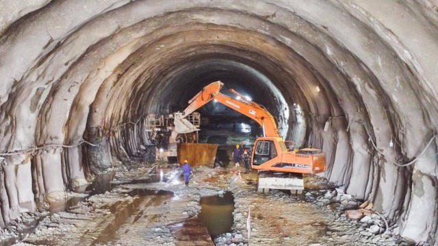 Xây dựng tuyến đường bộ cao tốc Bắc Nam qua 2 giai đoạn từ 2017-2025