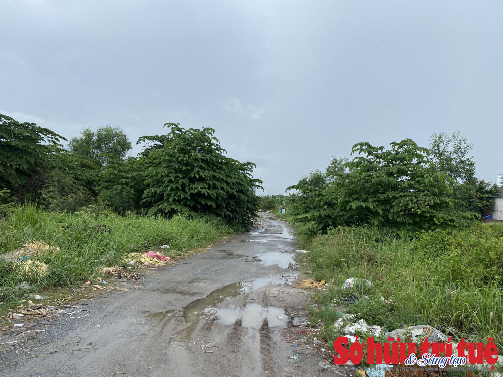 Công trường thi công đoạn 2,75 km vành đai 2 TP.HCM tạm dừng thi công hơn 2 năm nay. &nbsp;