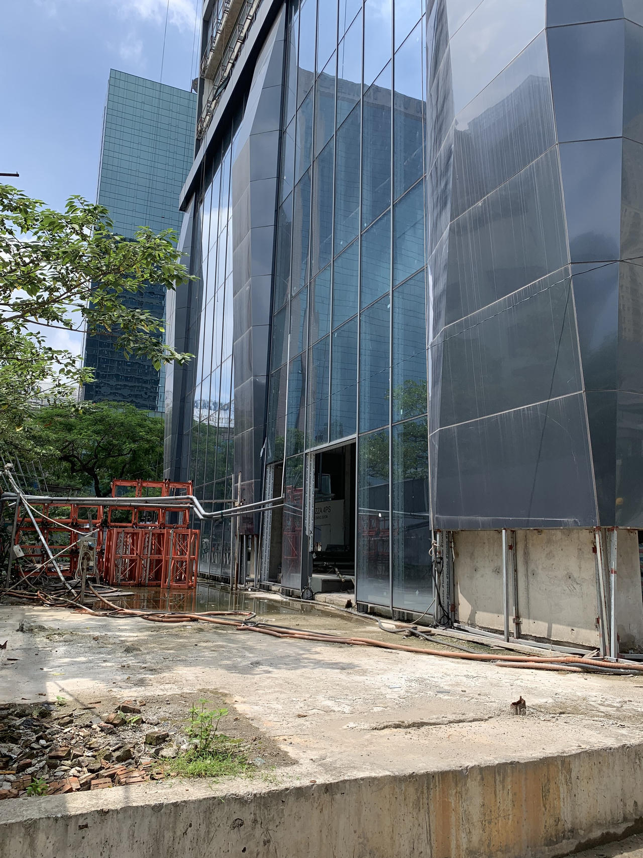 Cận cảnh Summit Building: Chậm bàn giao gần 3 năm vẫn rao bán rầm rộ