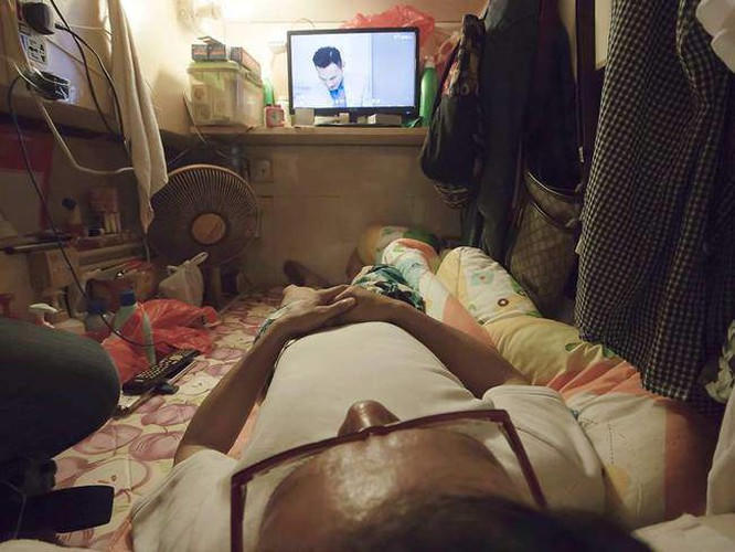 Giat minh cho tro chua den 2m2, be nhu 