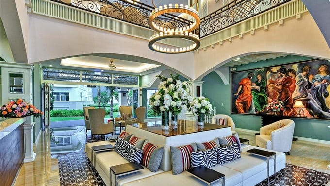 Bên trong của một căn biệt thự Chateau