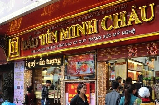 Vi phạm quy định về chế độ hóa đơn, chứng từ kế toán, thuế... trong hoạt động kinh doanh vàng tại Bảo Tín Minh Châu, Ngân hàng Nhà nước Bộ Công an vào cuộc điều tra, xử lý. &nbsp;