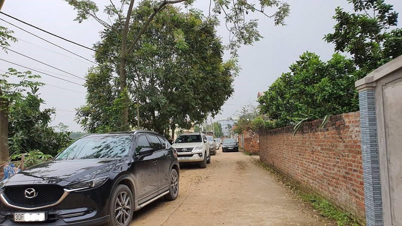 Đất tại nhiều vùng quê nóng sốt ngay từ đầu năm. &nbsp;