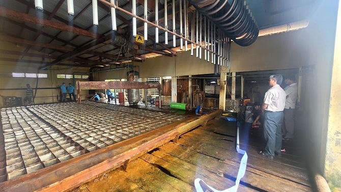 Trà Vinh: Cưỡng chế nhà máy nước đá Phước Hải xây trên đất trái phép