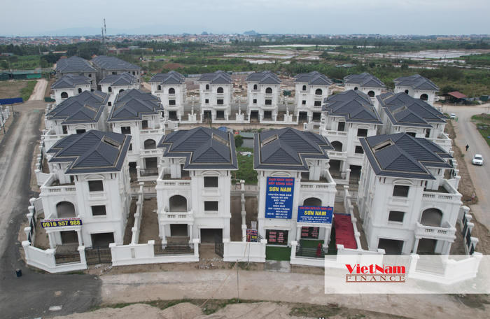 Cận cảnh Biệt thự Vườn Cam: Sau 17 năm vẫn dở dang và hoang vắng