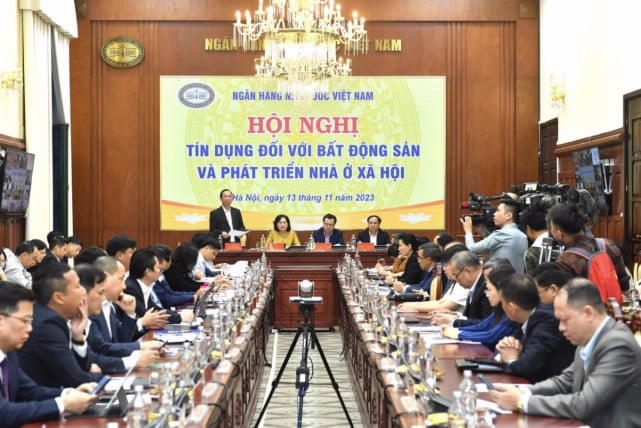 Đại diện Bộ Xây dựng cho biết, doanh nghiệp bất động sản còn hoạt động, tiếp tục gặp khó khăn về nguồn vốn do không bán được hàng, không huy động được nguồn vốn trả trước của khách hàng. (Ảnh: SBV) &nbsp;