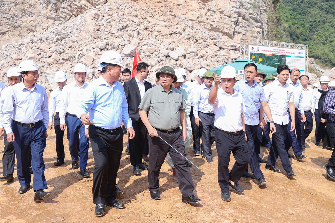 Thủ tướng đề nghị TPBank và VPBank sớm cấp vốn cho 2 cao tốc 34.000 tỷ