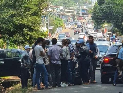 Đề xuất sân bay là sốt đất: Cấm công chức tham gia?