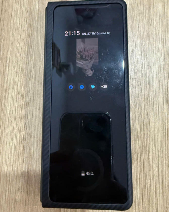 Màn hình của sản phẩm không được bình thường và xuất hiện các vệt tối đen