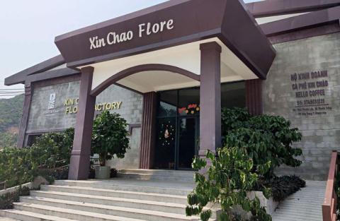 Một cửa hàng chuyên phục vụ khách Trung Quốc xây dựng vi phạm tại xã Phước Đồng, TP.Nha Trang. Ảnh: TNO &nbsp;