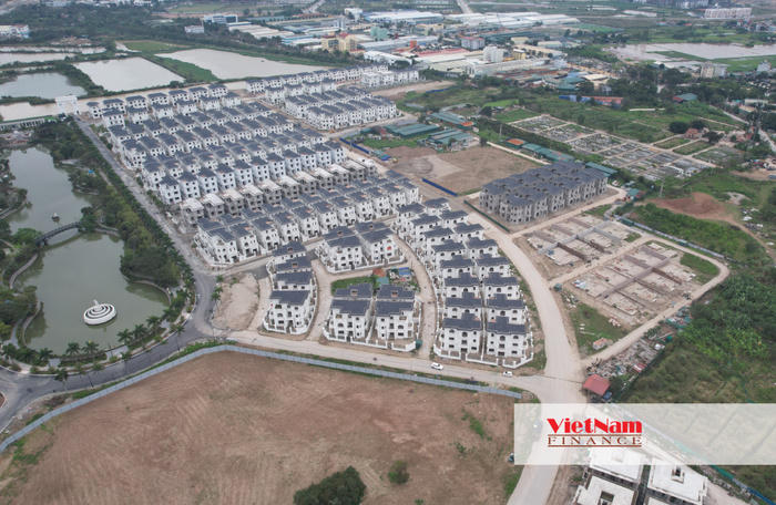 Cận cảnh Biệt thự Vườn Cam: Sau 17 năm vẫn dở dang và hoang vắng