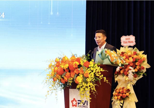 Ông Nguyễn Tuấn Tú phát biểu tại Đại hội đồng cổ đông. Ảnh: PVI. &nbsp;